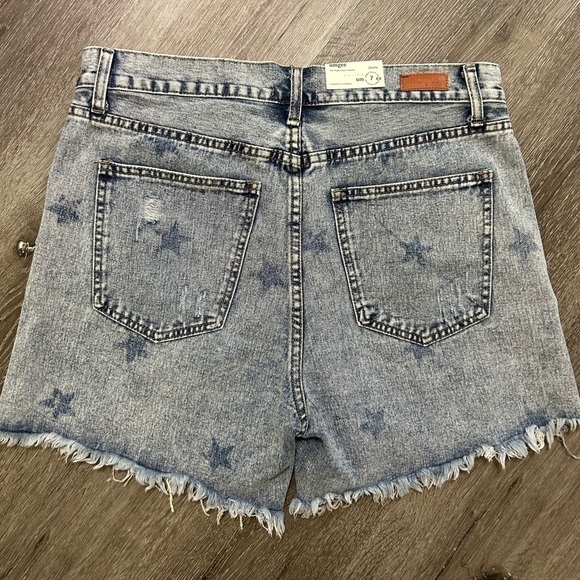 NWT Umgee Star Print High Waisted Denim Shorts Distressed Fray Acid Wash Size 7 - Picture 11 of 12